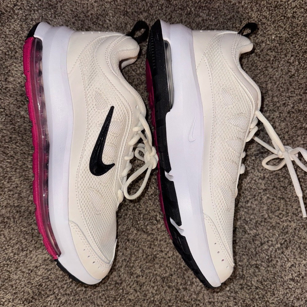 Nike Women's Air Maxs